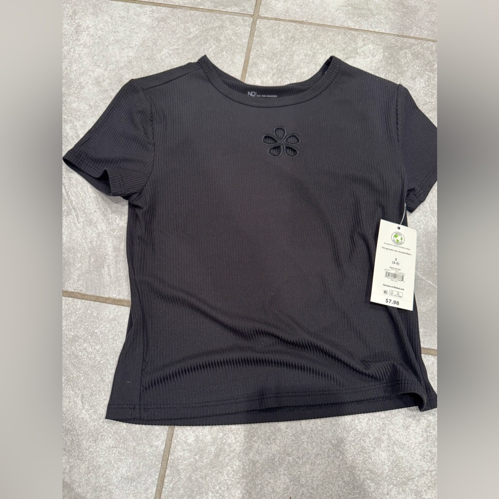 Women’s/Juniors No Boundaries Black T-Shirt W/ Flower Cut Out Size Small NWT